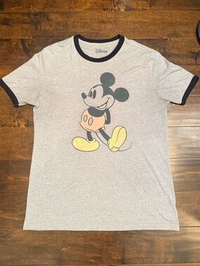 Vintage Disney Mickey Mouse T-shirt Men’s Size Large